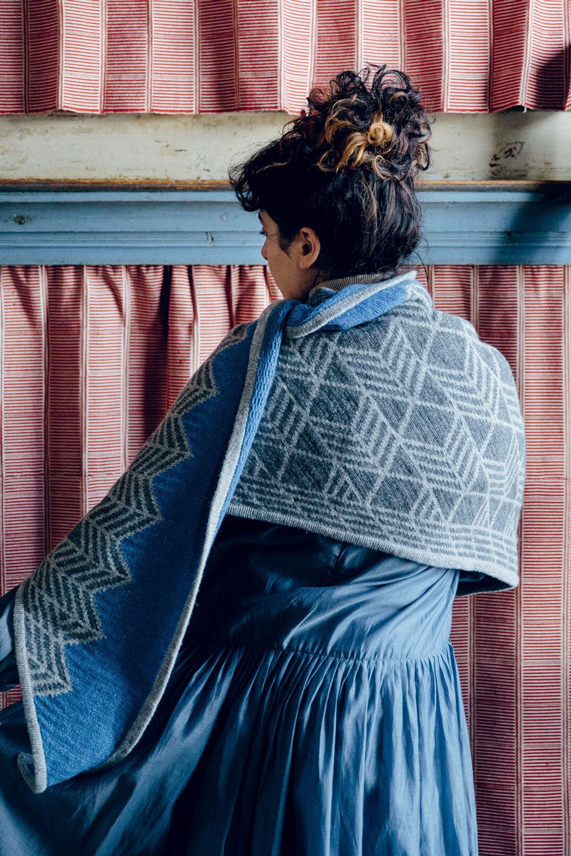 Laine Magazine 52 Weeks Books - 52 Weeks of Shawls - Extra Image