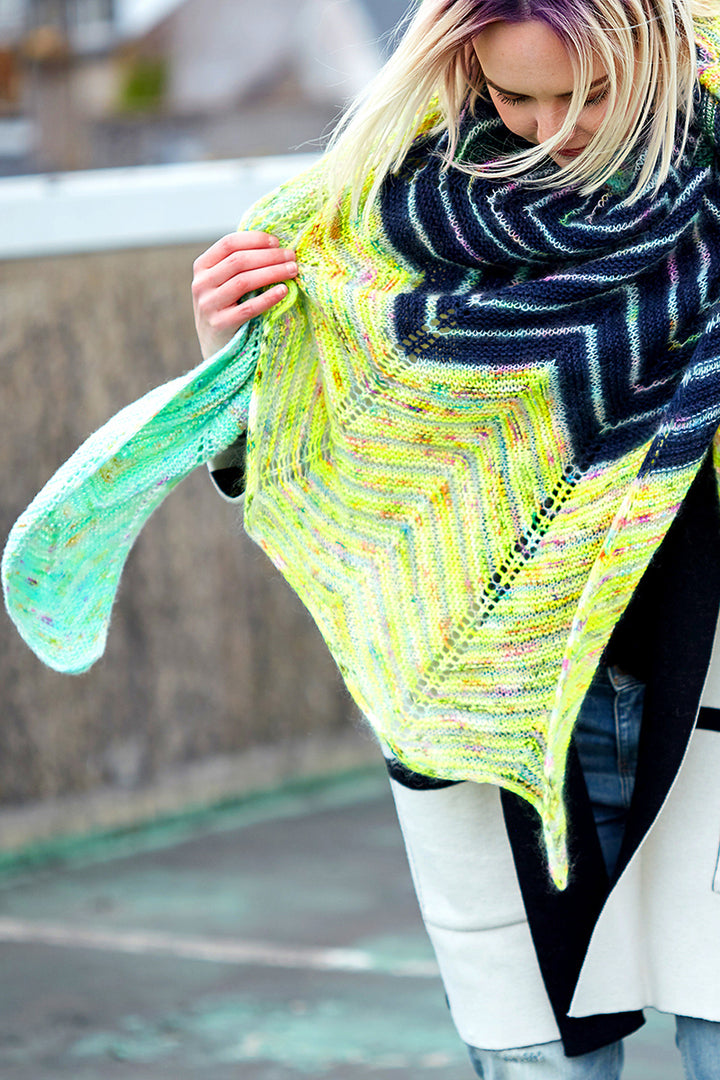 Hedgehog Fibres Baseline Shawl Kit - Extra Image