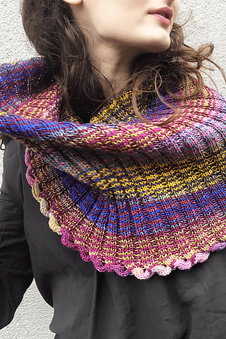 Urth Yarns Urth PDF Patterns - Emirgan Tulip Cowl - PDF Download - Extra Image