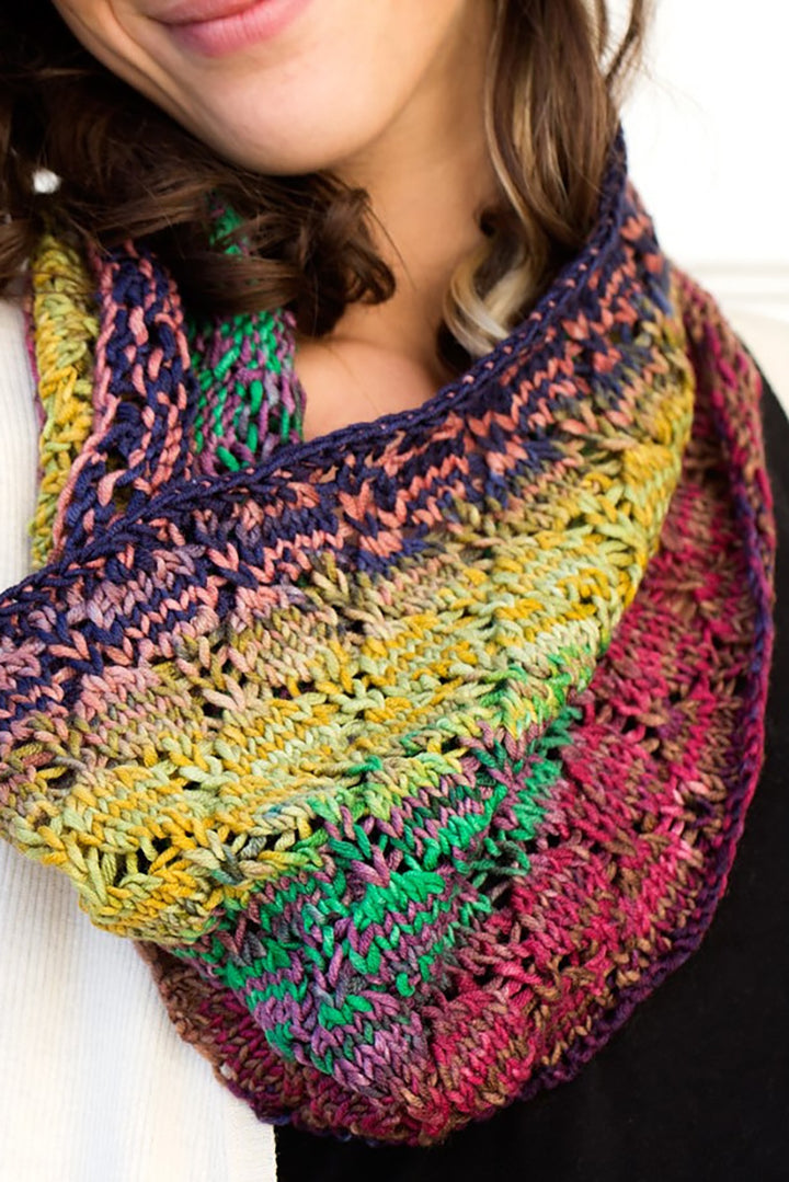 Urth Yarns Urth PDF Patterns - Lantern Lace Cowl - PDF Download - Extra Image