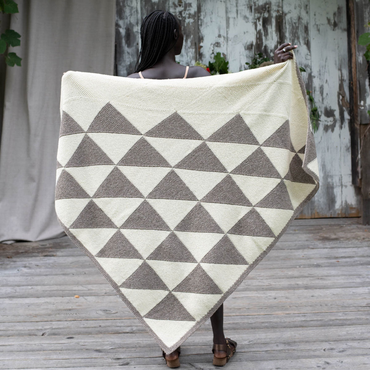 Madder Making - No. 13/ Outside - Extra Image