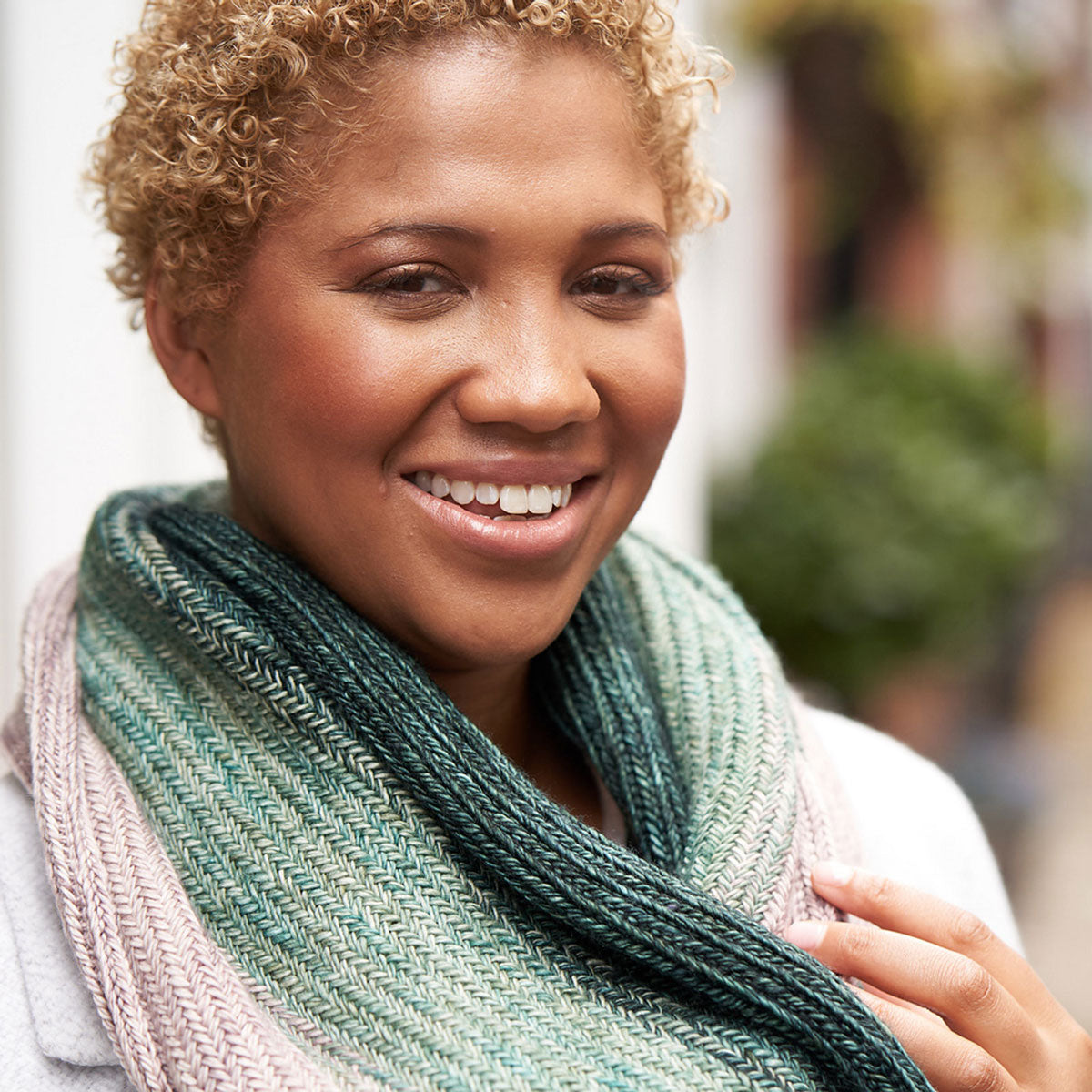 Malabrigo Book Series - Book 20: Mechita & Sock Modern Accessory Style - Extra Image