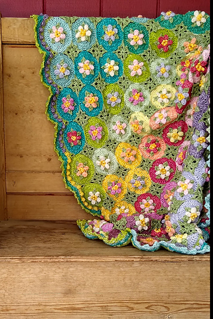 Scheepjes Macaroon Blossom Throw Kit - Extra Image