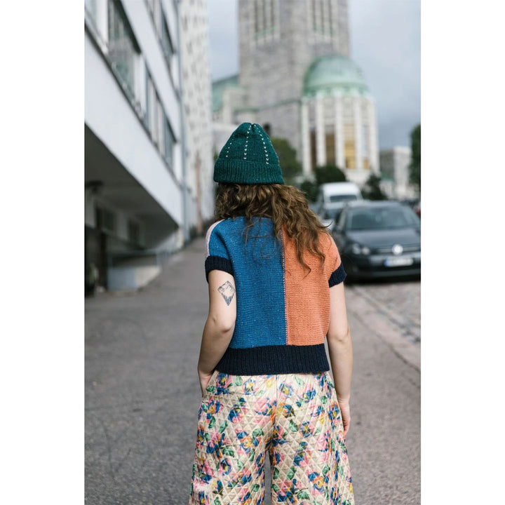 Laine Magazine 52 Weeks Books - 52 Weeks of Easy Knits - Extra Image