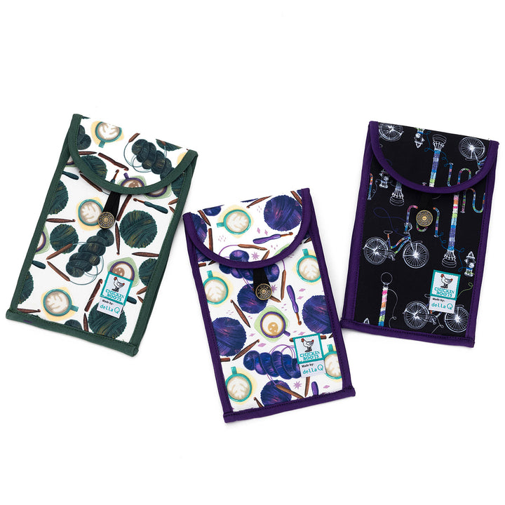 della Q Chicken Boots Accordion Circular Needle Pouch - Coffee and Yarn Green - Extra Image