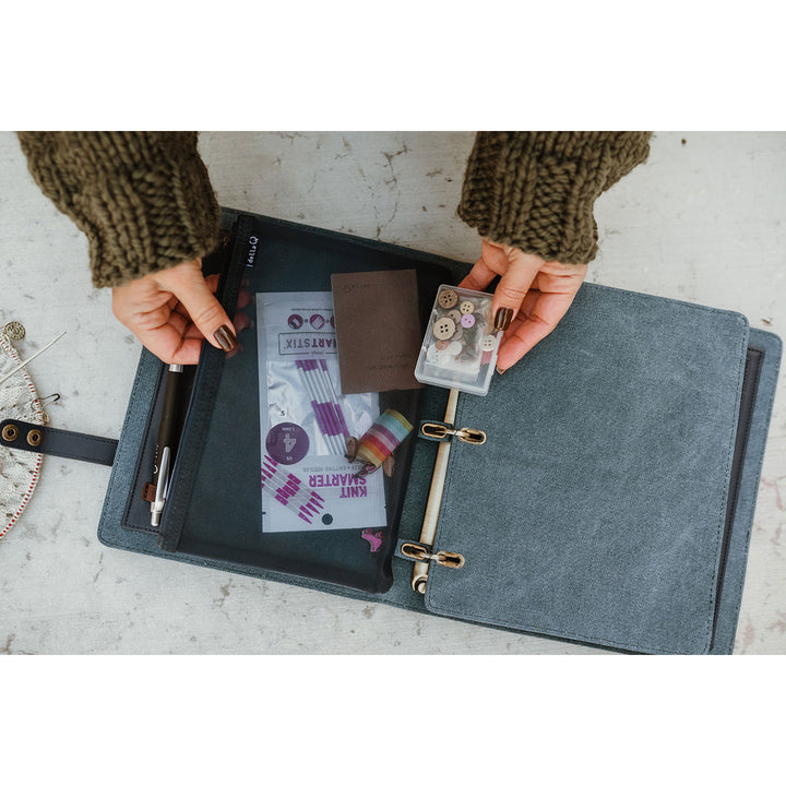 della Q Hook & Needle Notebook - Indigo - Extra Image