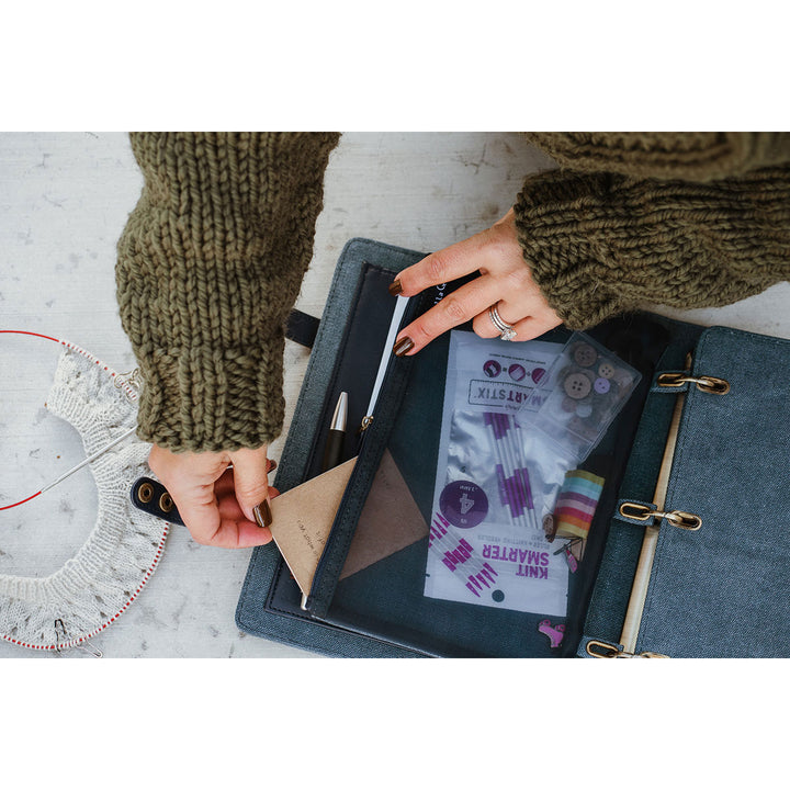 della Q Hook & Needle Notebook - Indigo - Extra Image