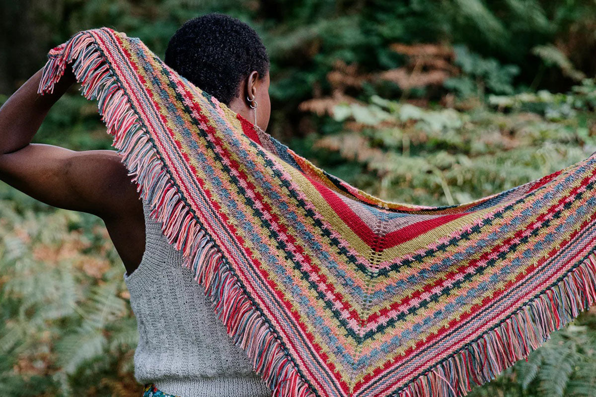 Laine Magazine Susan Crawford Books - Echoes: 24 Modern Knits Inspired by Iconic Women - Extra Image