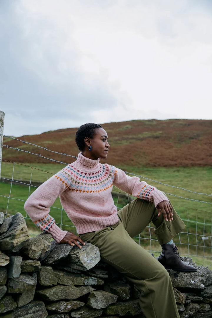 Laine Magazine Susan Crawford Books - Echoes: 24 Modern Knits Inspired by Iconic Women - Extra Image