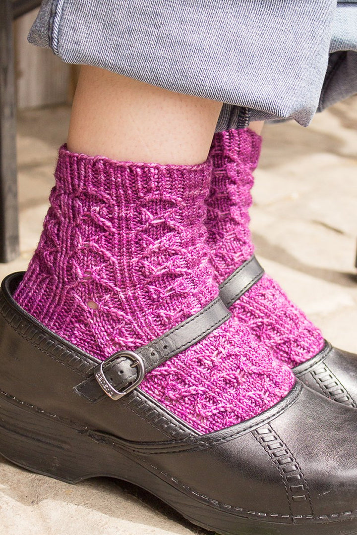 Leslie's Changeful Socks - Main Image 4