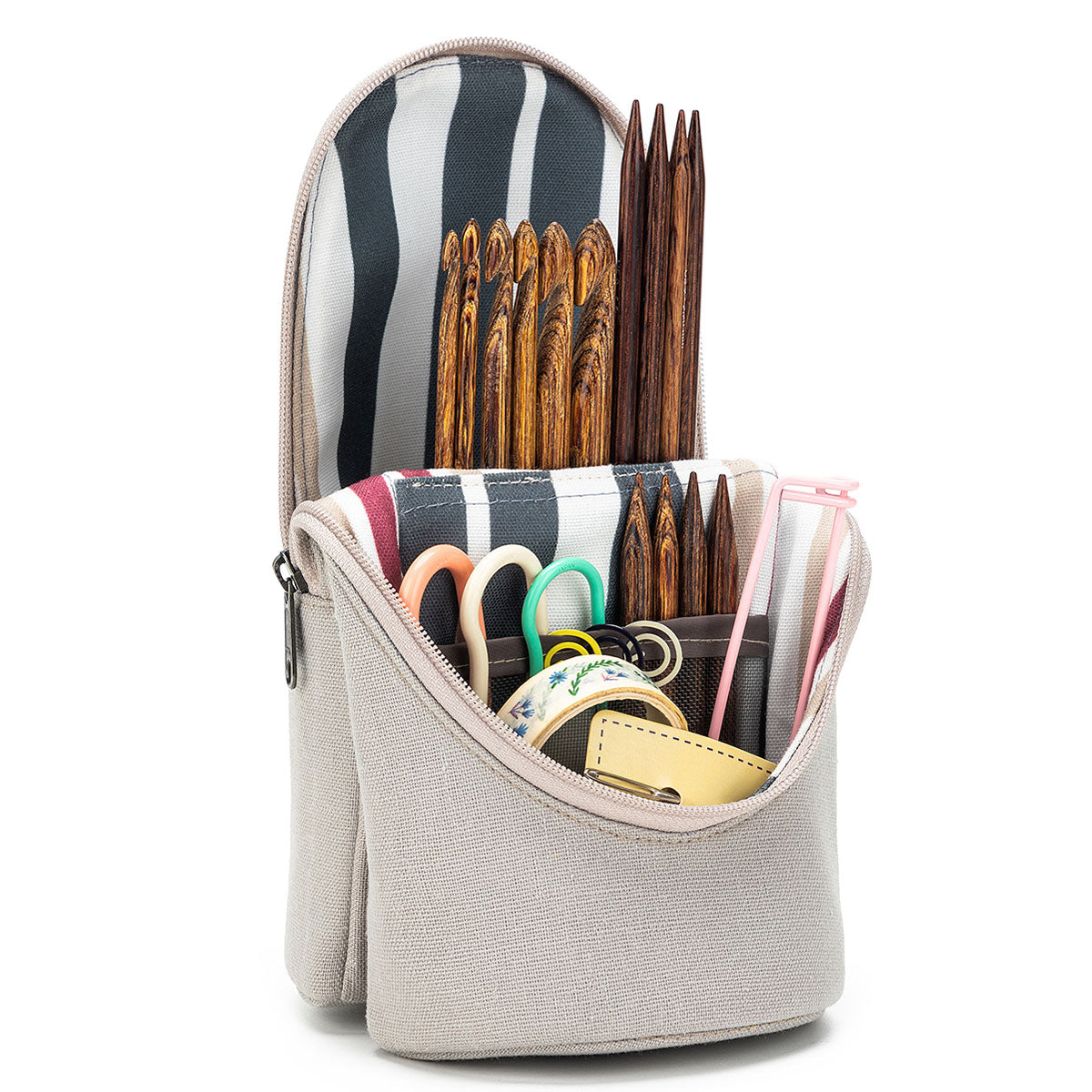 della Q Standing Needle Case - 600 - *Linen - Pebble - Extra Image