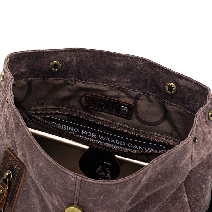 della Q Maker's Midi Backpack - Cocoa - Extra Image