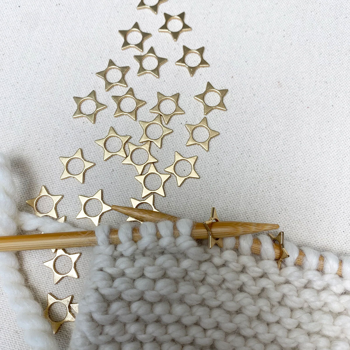 Allstitch Studio Seamless Stitch Markers - Gold Stars - Extra Image
