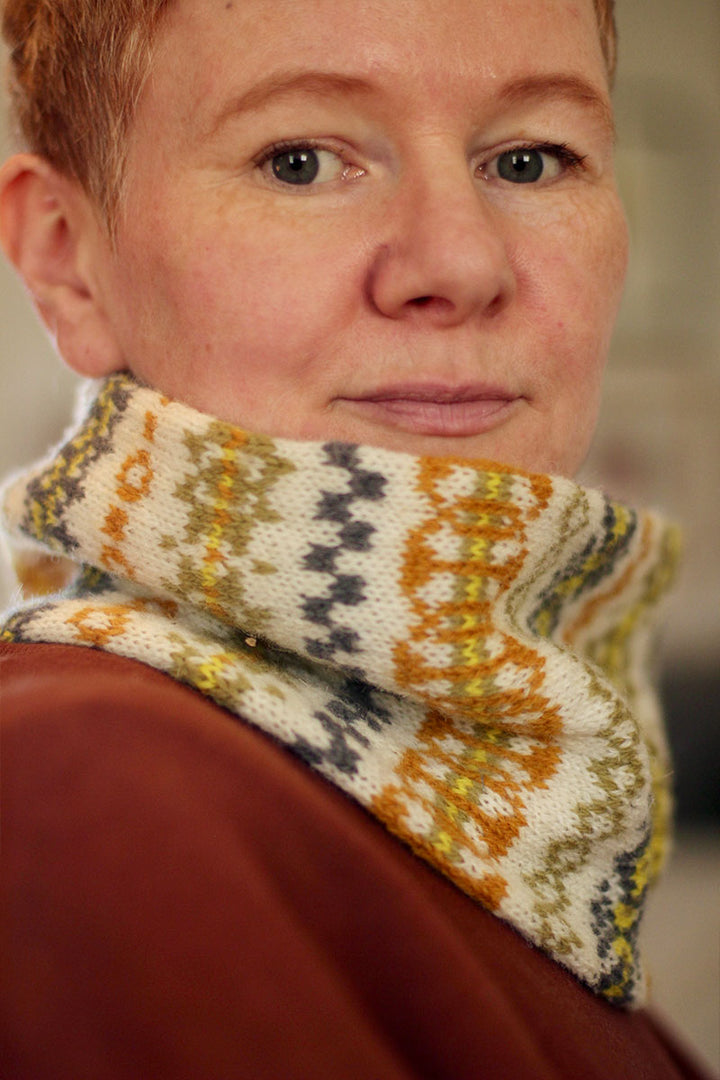 Jamieson's of Shetland Haslock Cowl Kits - Palette A - Extra Image