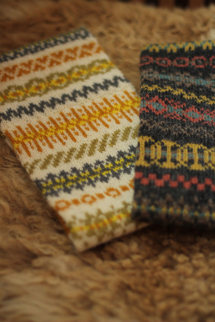 Jamieson's of Shetland Haslock Cowl Kits - Palette B - Extra Image