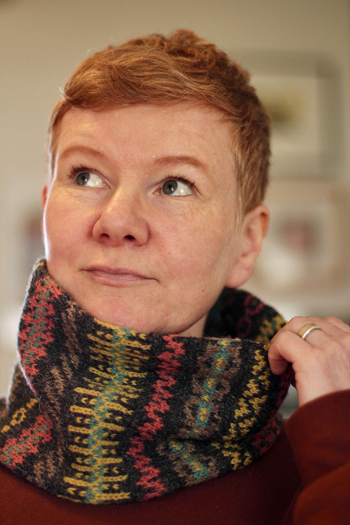 Jamieson's of Shetland Haslock Cowl Kits - Palette B - Extra Image