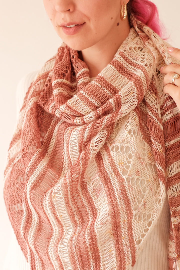 Madelinetosh & Urth Sierra Nevada Shawl Kit - Extra Image