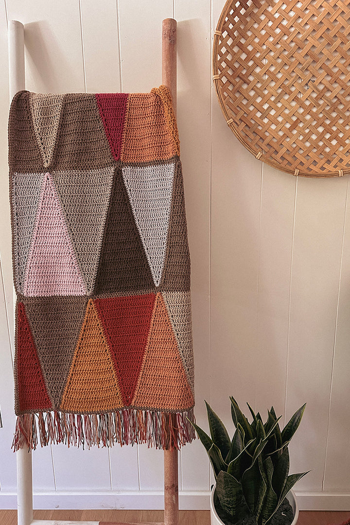 Yarn Citizen Rustic Rainbow Throw Kit - Extra Image