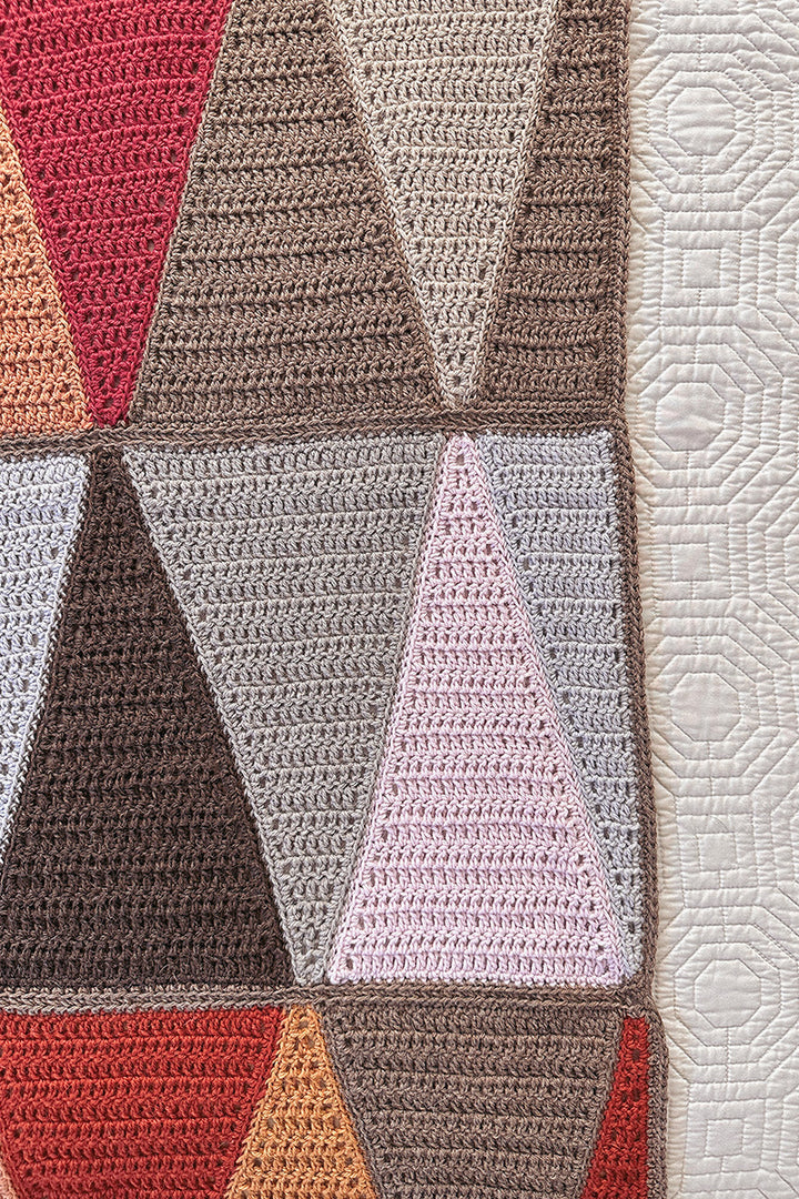Yarn Citizen Rustic Rainbow Throw Kit - Extra Image