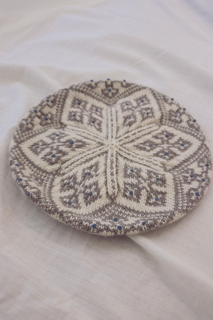 Yarn Citizen Windowcross Beret Kit - Extra Image