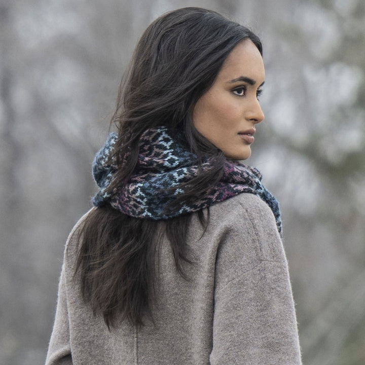 Blue Sky Fibers Kits - The North Star Cowl Kit - Extra Image