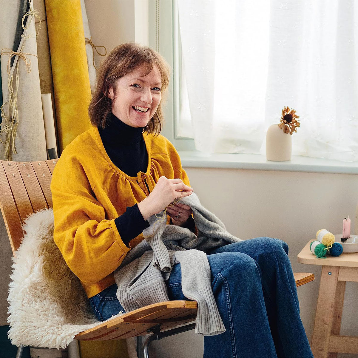 Penguin Random House Claire Montgomerie Crochet Books - The Granny Square Card Deck - Extra Image