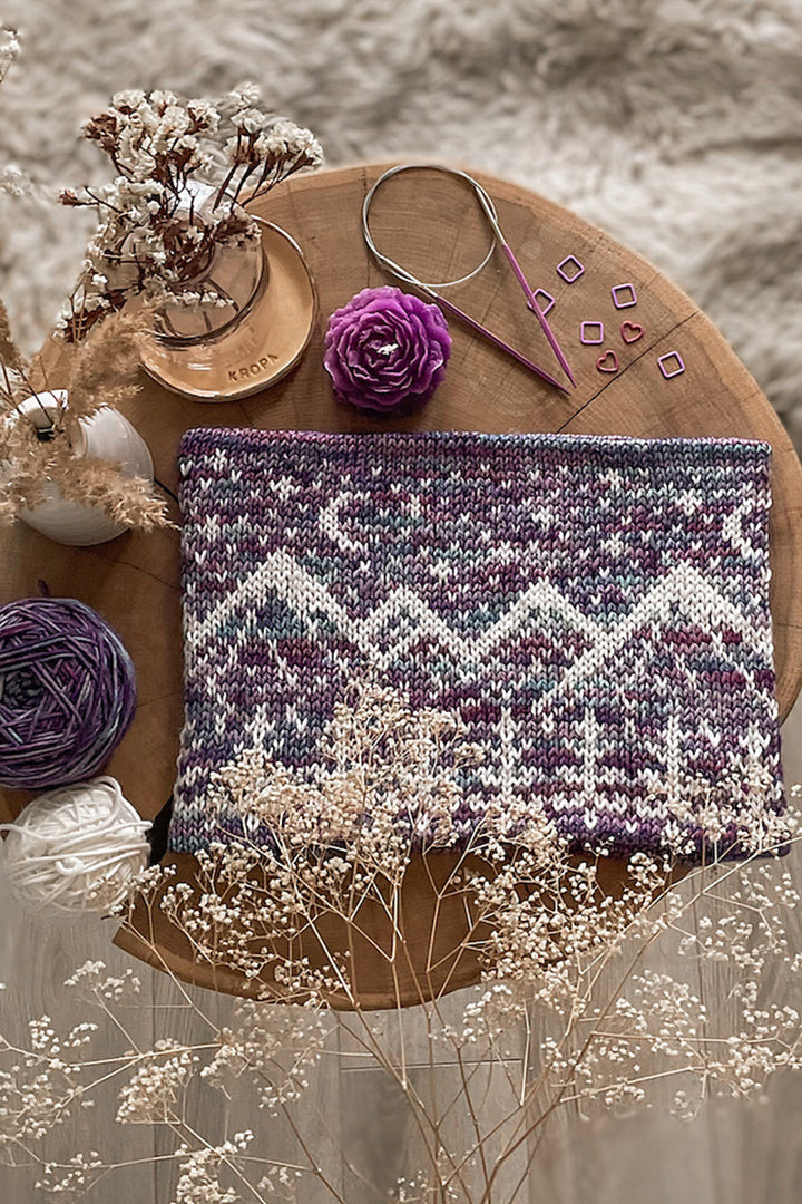 Malabrigo Starry Night Cowl Kit - Extra Image