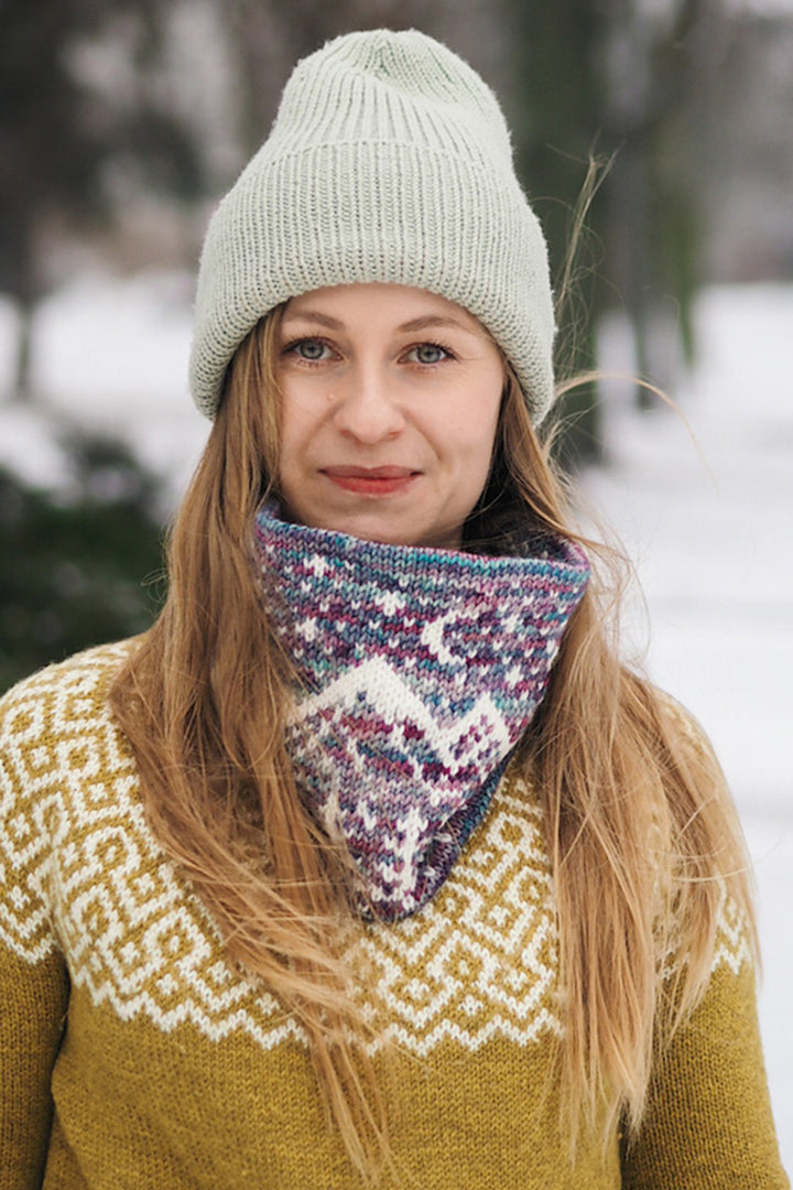 Malabrigo Starry Night Cowl Kit - Extra Image