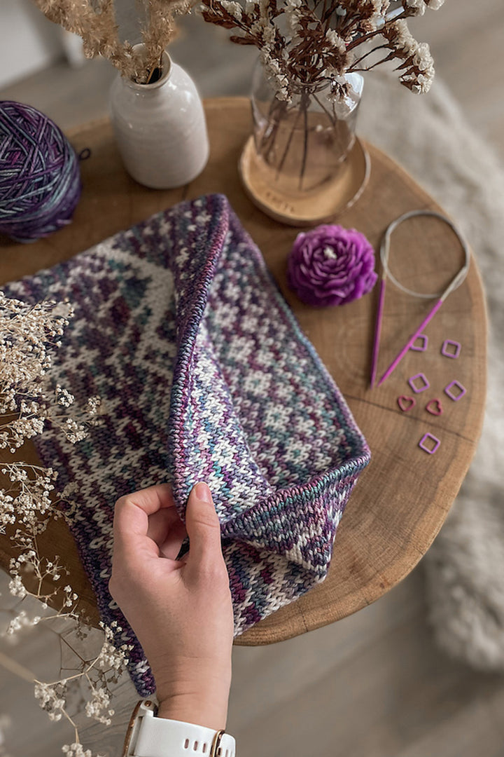 Malabrigo Starry Night Cowl Kit - Extra Image