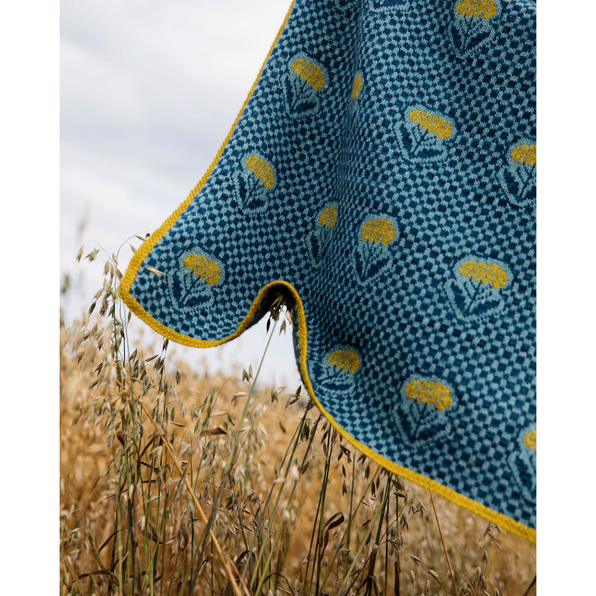 Laine Magazine Dee Hardwicke & Jonna Helin Books - Cultivate: Knitting the Beauty of Nature - Extra Image