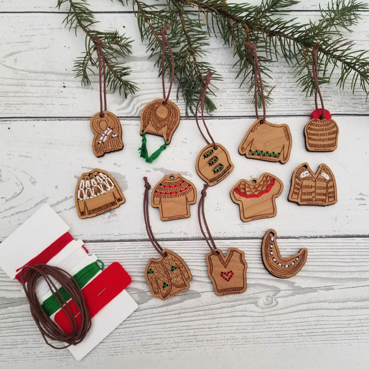 Katrinkles - 12 Days of Stitchable Ornaments Set - Zoom Image