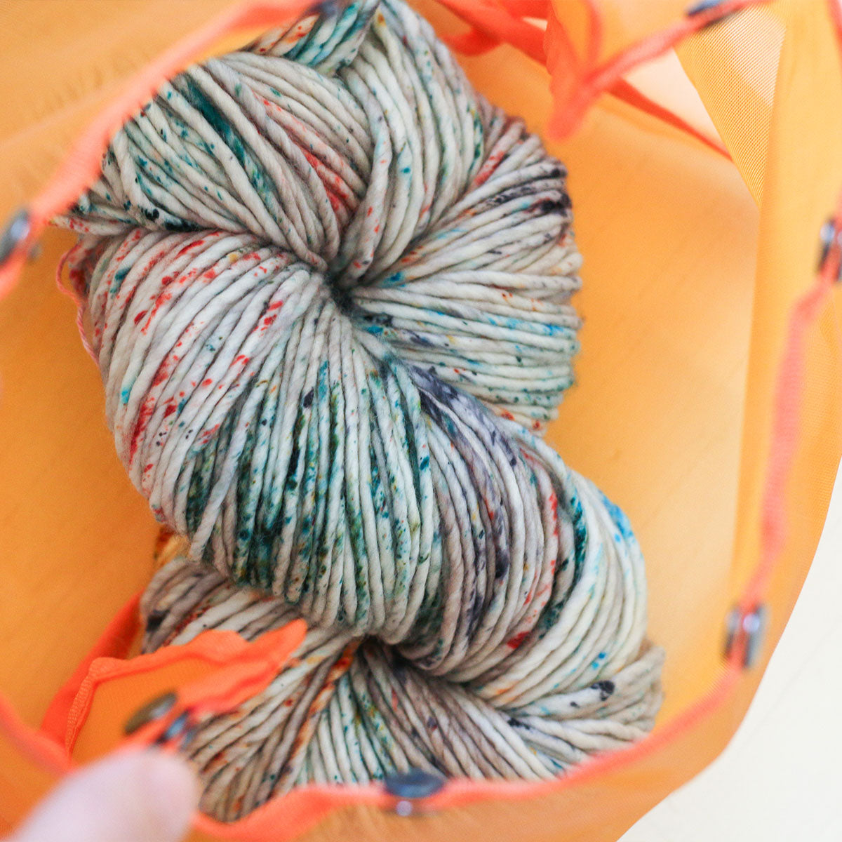 Madelinetosh Naughty & Nice Holiday Cowl Kits - Ski Ya Later - Extra Image