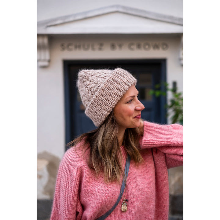 Laine Magazine Veronika Lindberg Books - Knits to Wear: Effortless Patterns by Kutova Kika - Extra Image