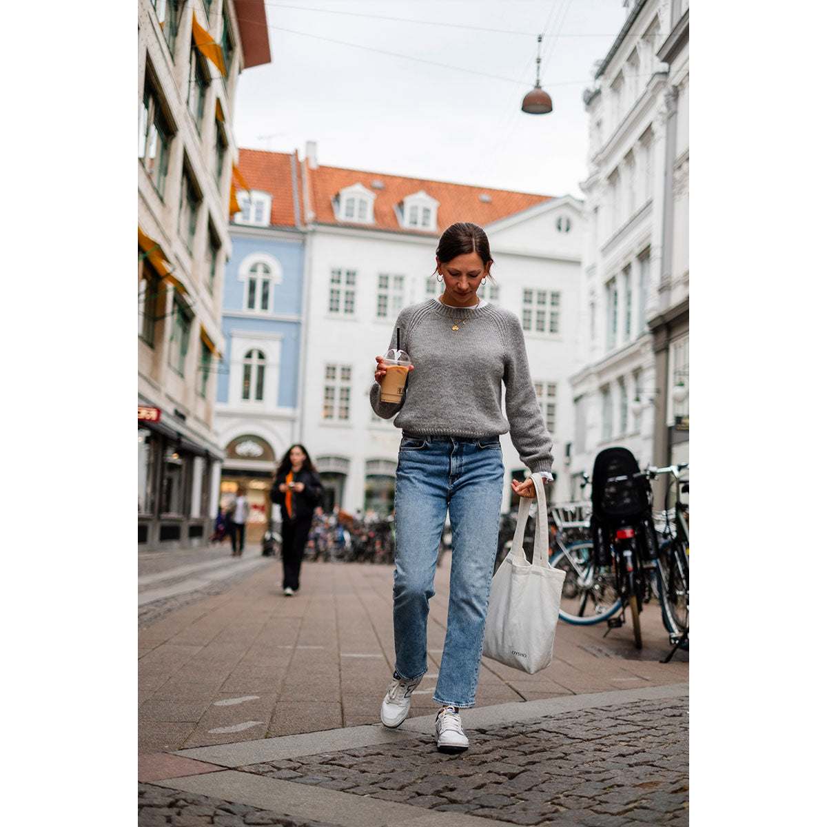 Laine Magazine Veronika Lindberg Books - Knits to Wear: Effortless Patterns by Kutova Kika - Extra Image