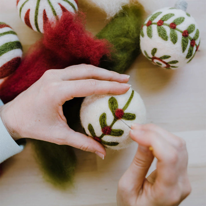 Felted Sky Sculpting With Wool Needle Felting Kits - Christmas Ornaments - Extra Image