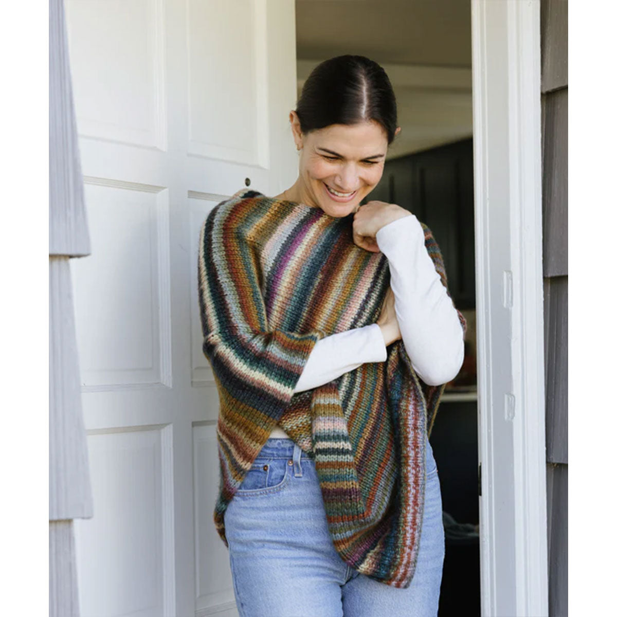 Churchmouse Classics Patterns - Chunky Seamless Poncho - Extra Image