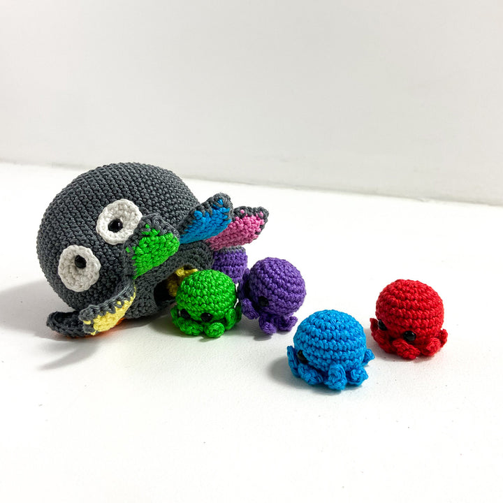 Nicole's Octopus Amigurumi Surprise - Main Image 3