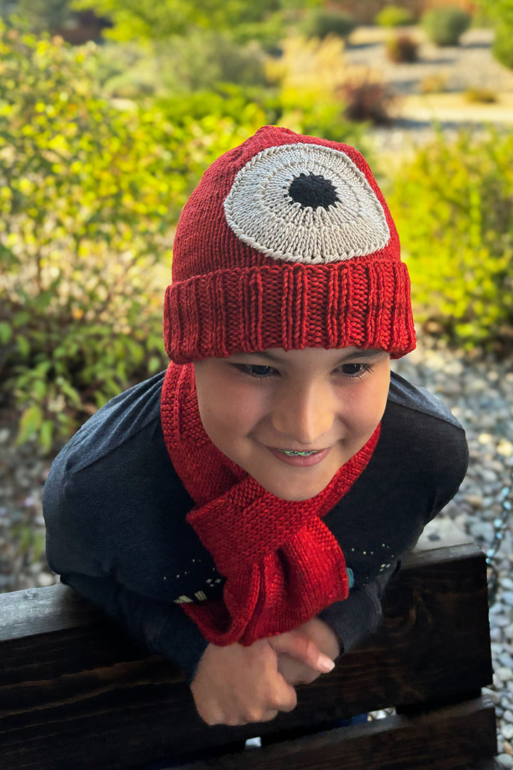 Madelinetosh's Muno Hat and Scarf - Main Image 3
