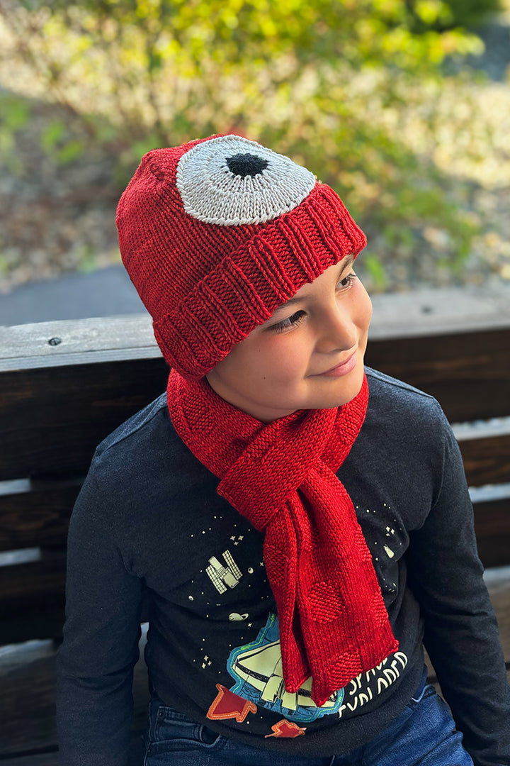 Madelinetosh's Muno Hat and Scarf - Main Image 5
