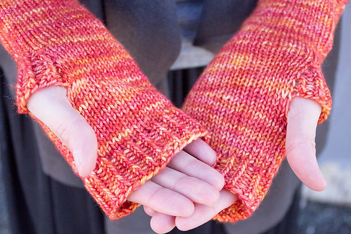 Renegade Knitwear Patterns - Arietis Mitts - PDF Download - Extra Image