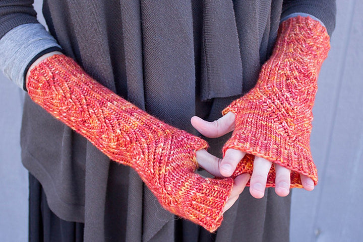 Renegade Knitwear Patterns - Arietis Mitts - PDF Download - Extra Image