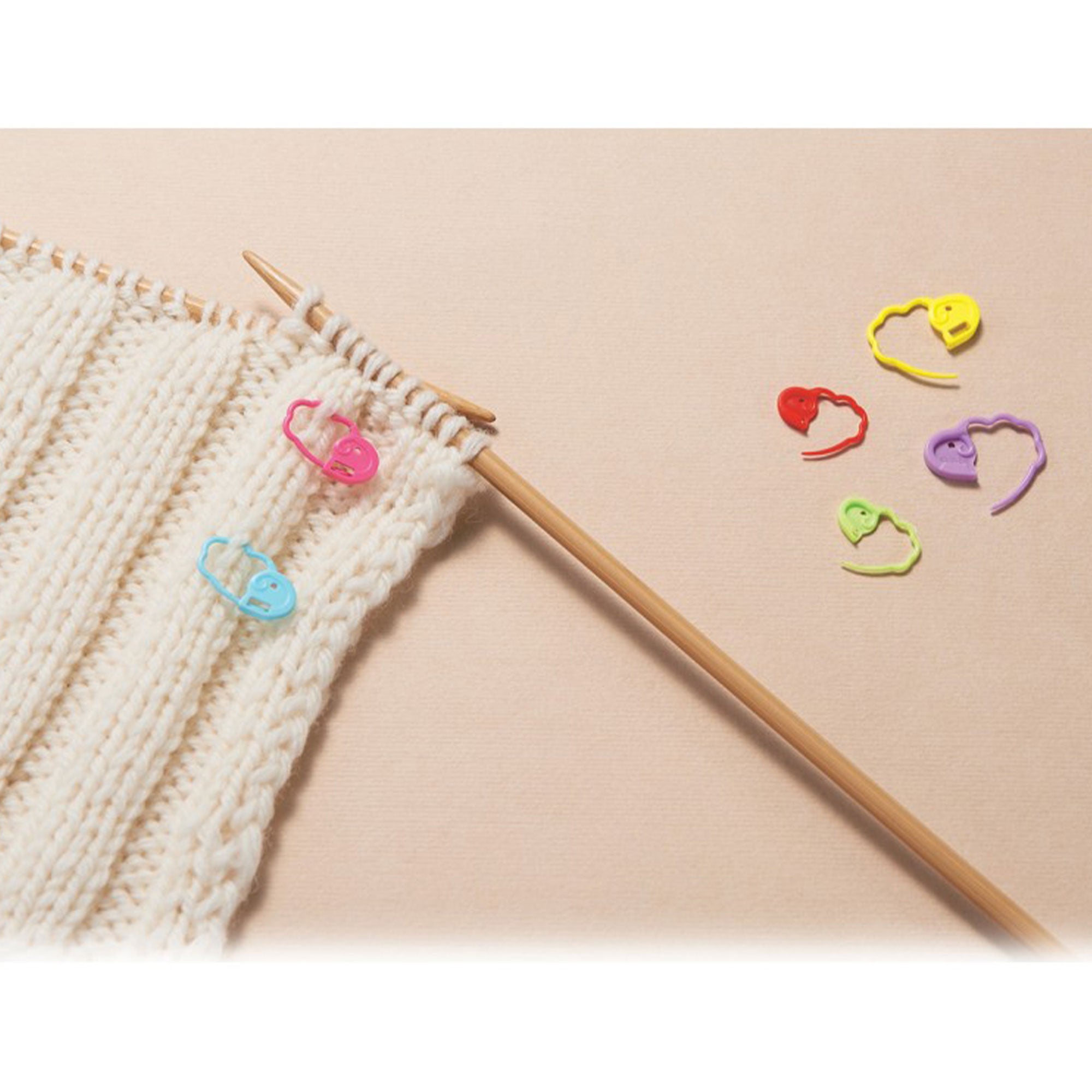 Clover Stitch Markers - Quick Locking Stitch Markers (Medium) - Zoom Image