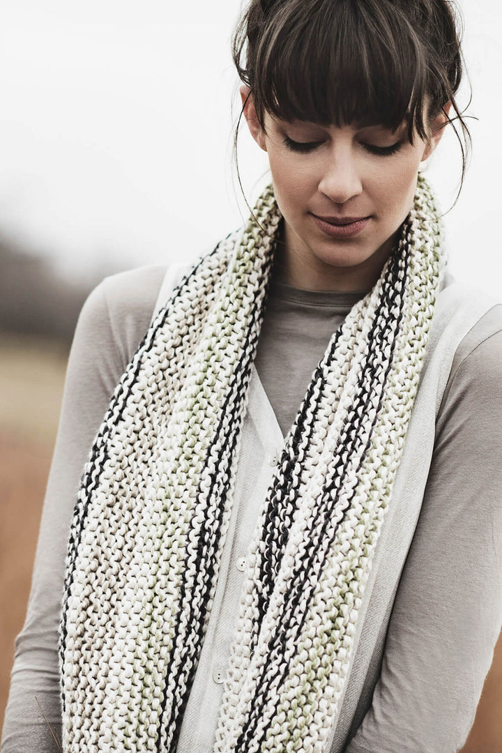 Blue Sky Fibers The Classic Series Patterns - Caledonia Cowl - PDF Download - Zoom Image