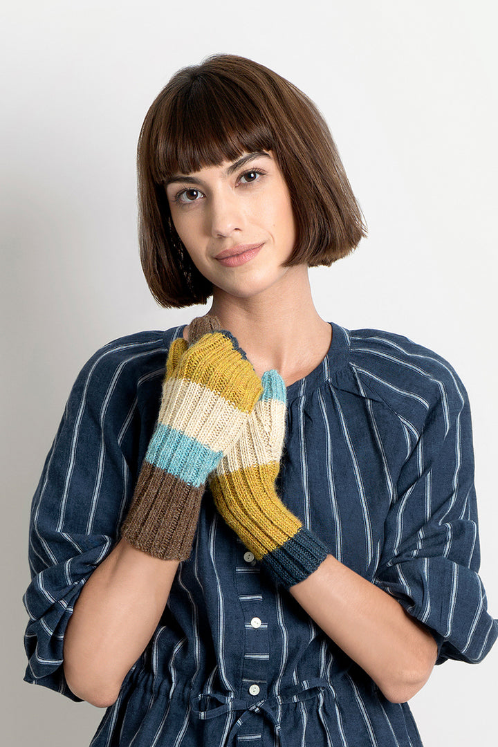 Blue Sky Fibers Traveler's Series Patterns - Virginia Mitts - PDF Download - Extra Image