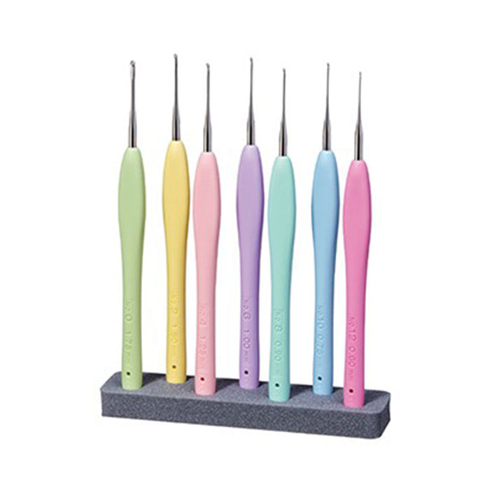 Clover Amour Crochet Hook Sets - Amour Steel Hook Set - Extra Image