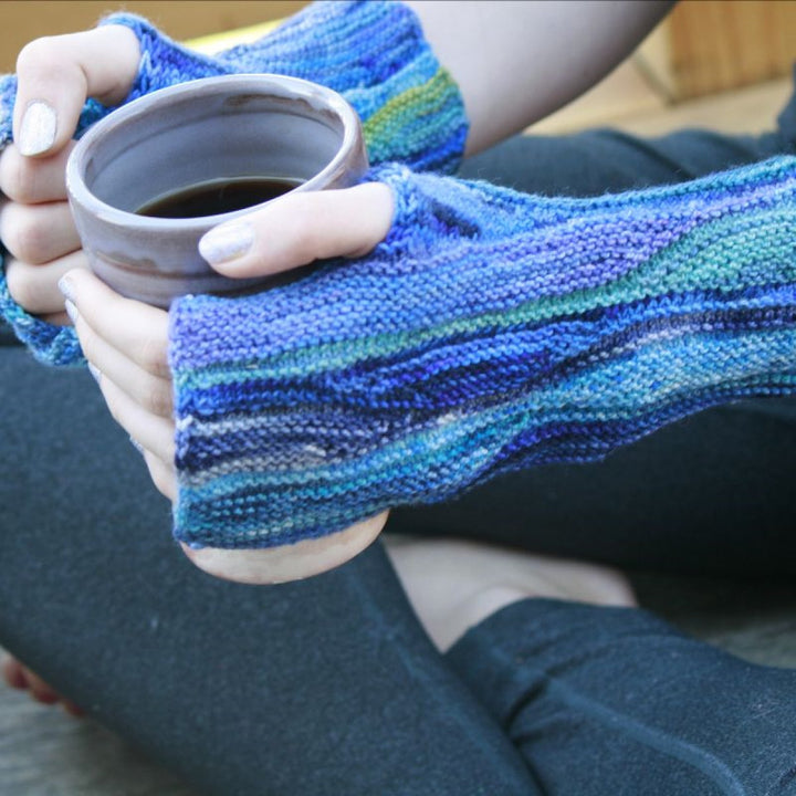 Koigu Paint Can Patterns - Snow Wave Fingerless Gloves - PDF Download - Extra Image