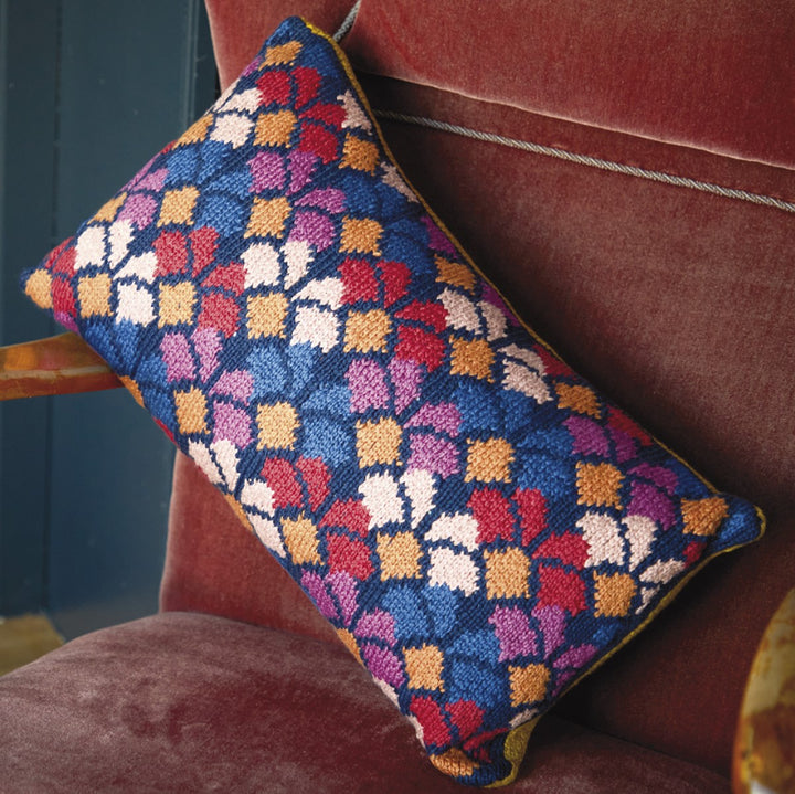 Rowan Arne & Carlos for Rowan Patterns - Vesla Cushion - PDF Download - Extra Image