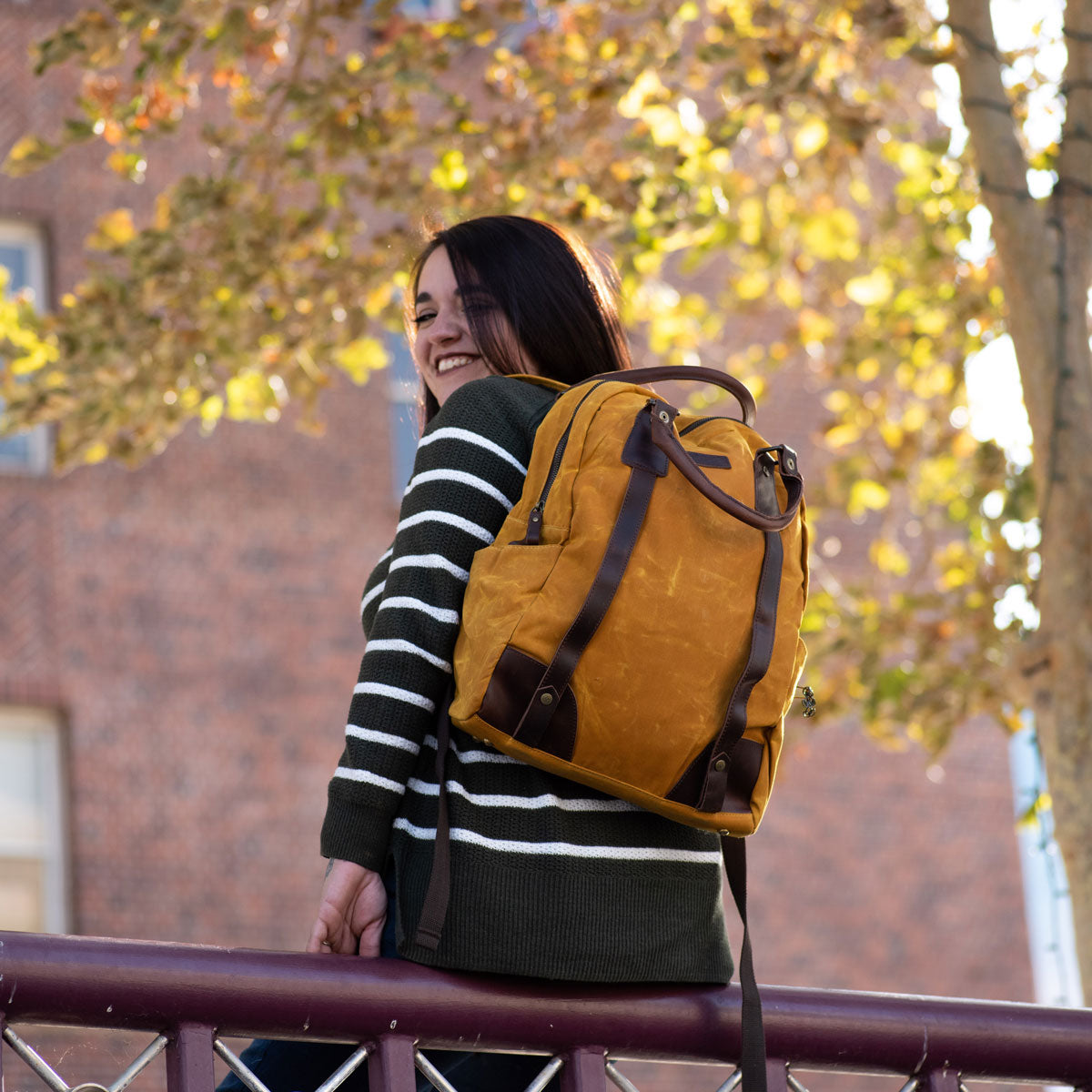della Q Maker's Canvas Backpack - Olive - Extra Image