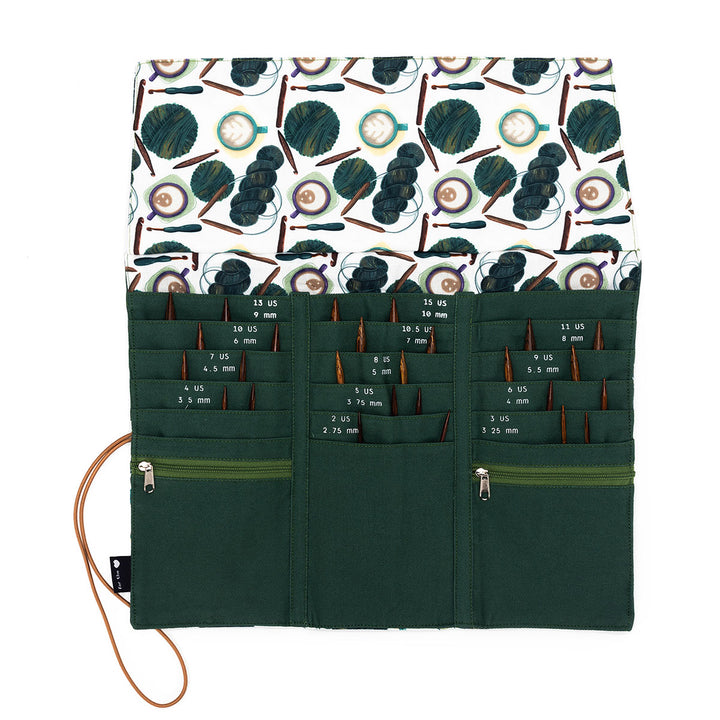 della Q Tri-Fold Circular Needle Case - 1145 - Fabric Print Collection - Yarn Bombing - Extra Image