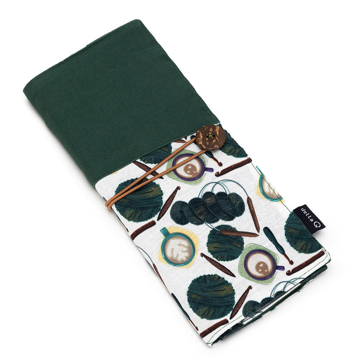 della Q Tri-Fold Circular Needle Case - 1145 - Fabric Print Collection - Yarn Bombing - Extra Image
